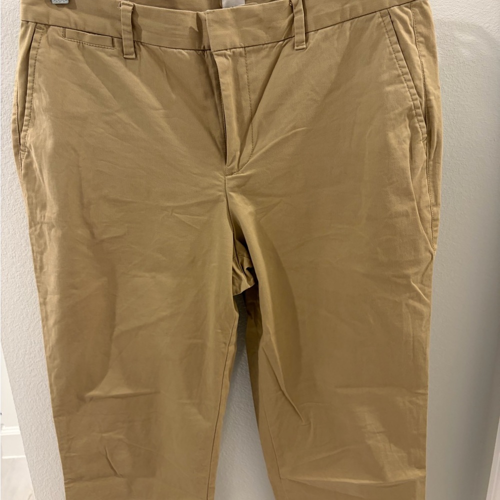 Gap women’s khaki pants